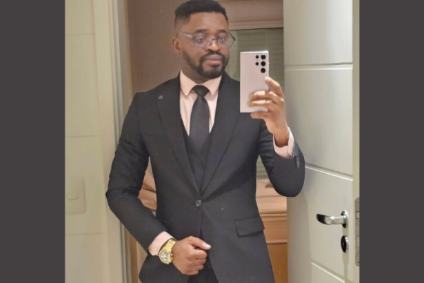 Oluwatosin Tolulope Ajidahun analisa os efeitos dos microplásticos na fertilidade masculina e feminina.