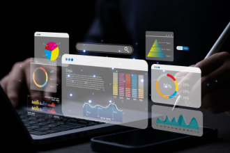 O equilíbrio entre humanos e algoritmos é essencial para unir tecnologia e estratégia na era da inteligência digital. Andre de Barros Faria ressalta a importância da supervisão humana.